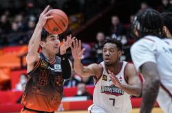 九游体育官方网站 -包含赛前CBA常规赛焦点战，明尼苏达森林狼防线松动，压力陡增，身体对抗强度拉满的词条