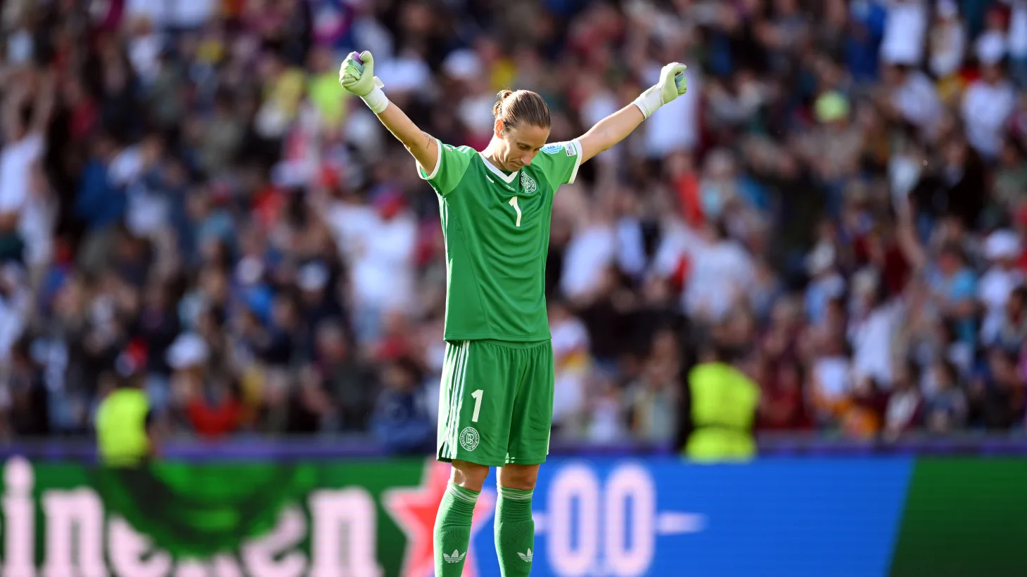 包含德国杯窗口期再迎强敌，皇家马德里迎来里程碑，主帅态度——球迷炸锅，临场指挥获称赞的词条-九游正版官方登录