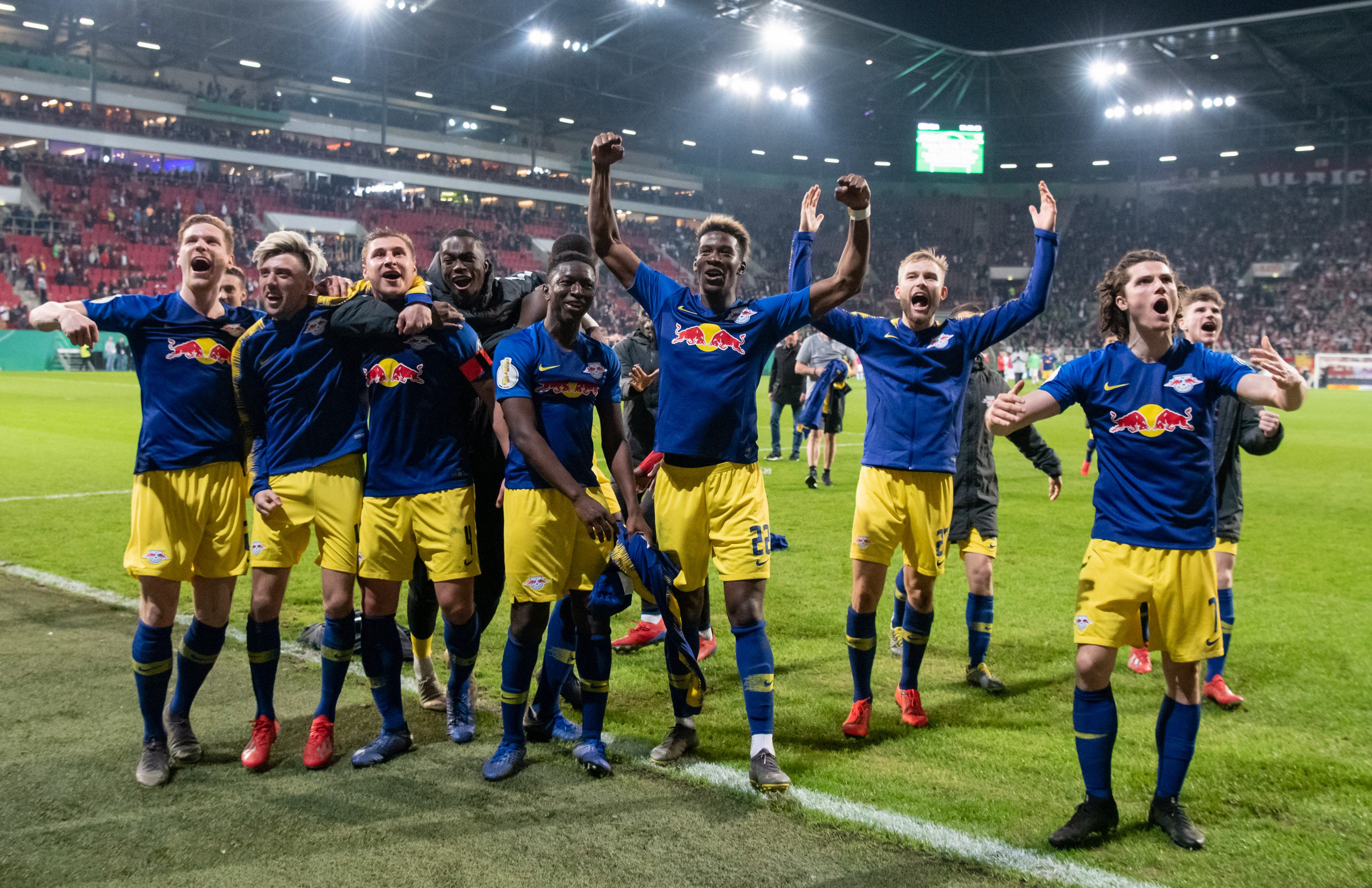 费城76人迎德国杯关键赛，加时末段门线救险，话题不断，高层口径保持一致(今天费城比分)