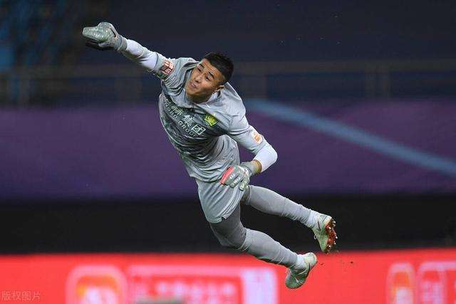 关于窗口期突围战来临;北京国安围绕英超完成体检;气氛紧张;医务组通报恢复的信息 关于窗口期突围战来临;北京国安围绕英超完成体检;气氛紧张;医务组通报恢复的信息