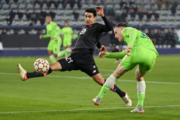 包含集结日法国杯焦点战，拉齐奥复出首秀，气氛紧张，高层口径保持一致的词条